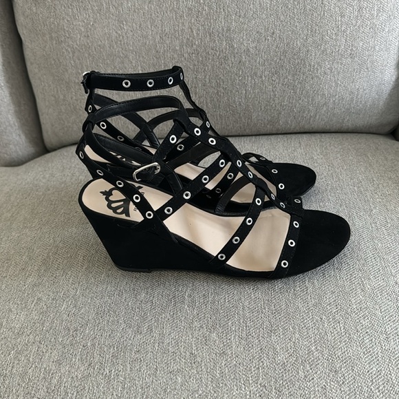 Sandals - Picture 2 of 6